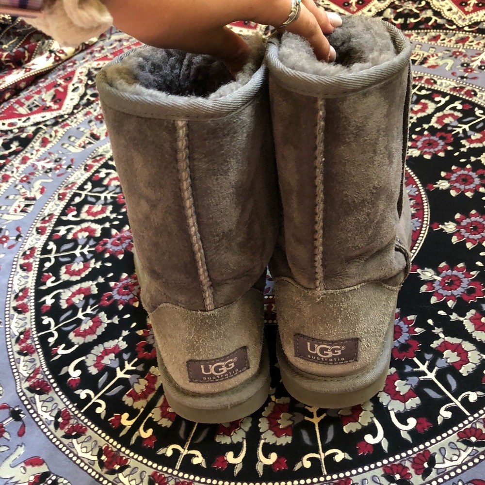 uggs - Picture 2 of 3
